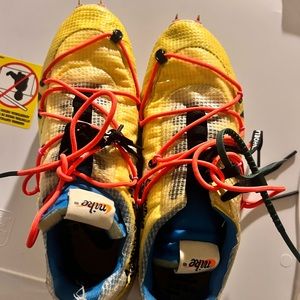 Off white vapor streets